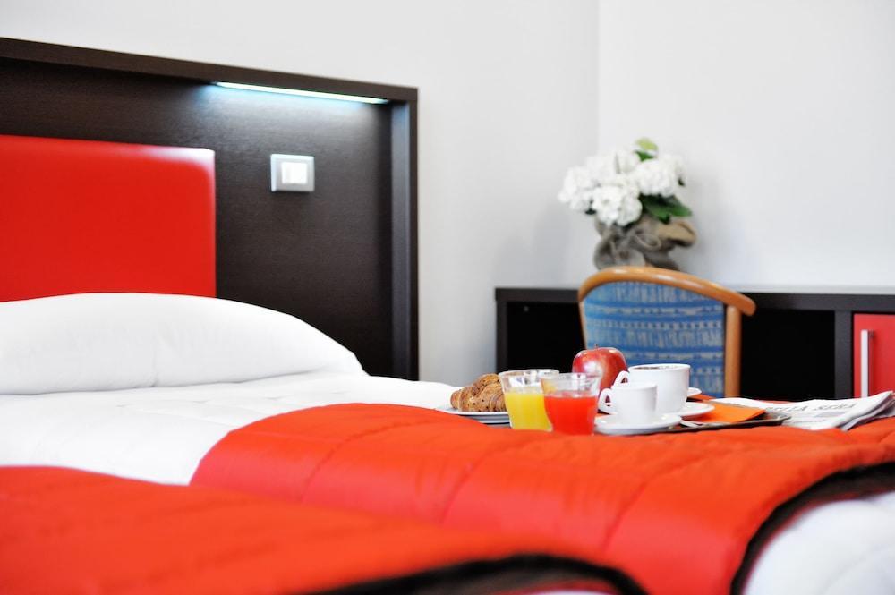 Hotel Al Corso Legnano Luaran gambar