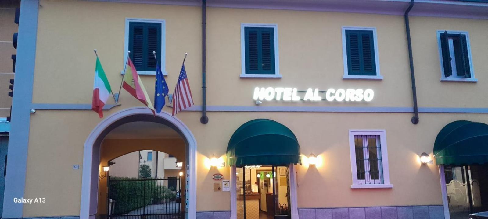 Hotel Al Corso Legnano Luaran gambar